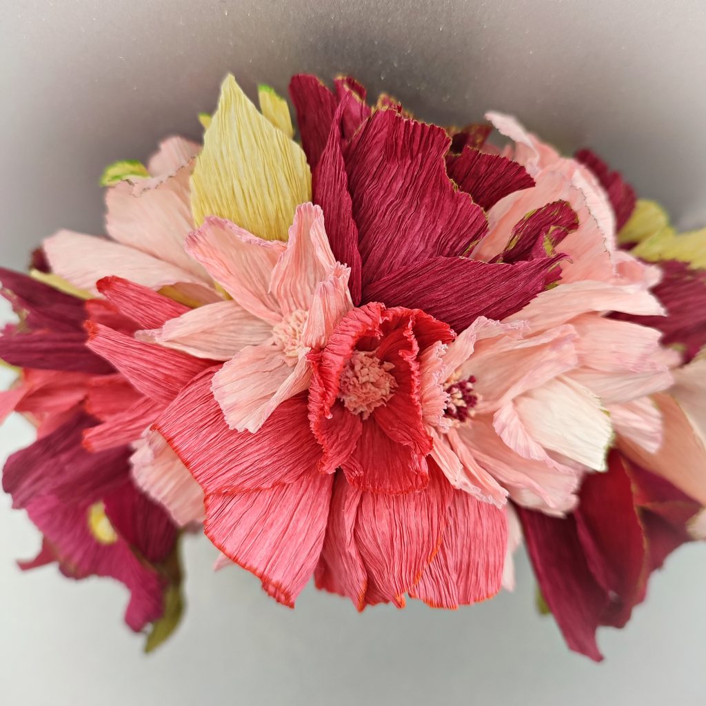 Serre-tête de fleurs en crépon